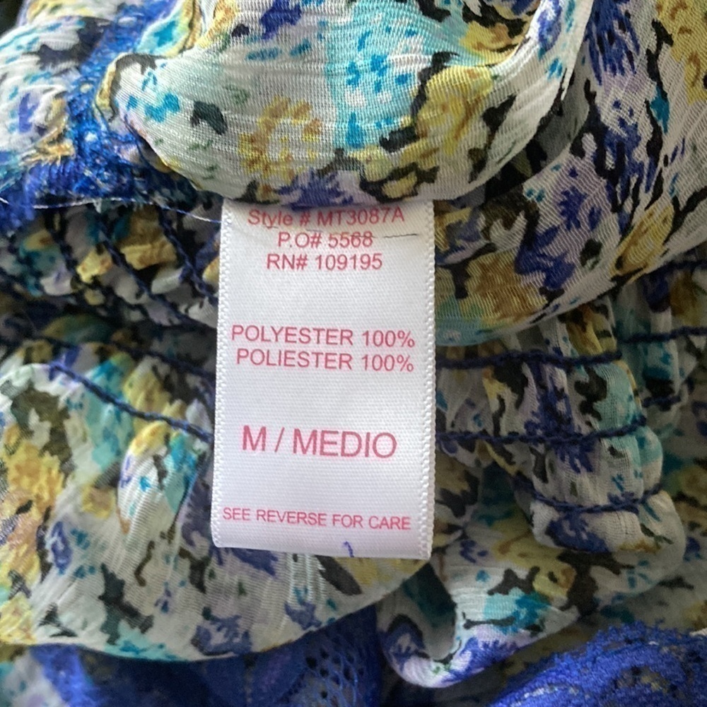 Annabelle top medium lace floral
Blue short sleeves Y2K - Picture 11 of 11